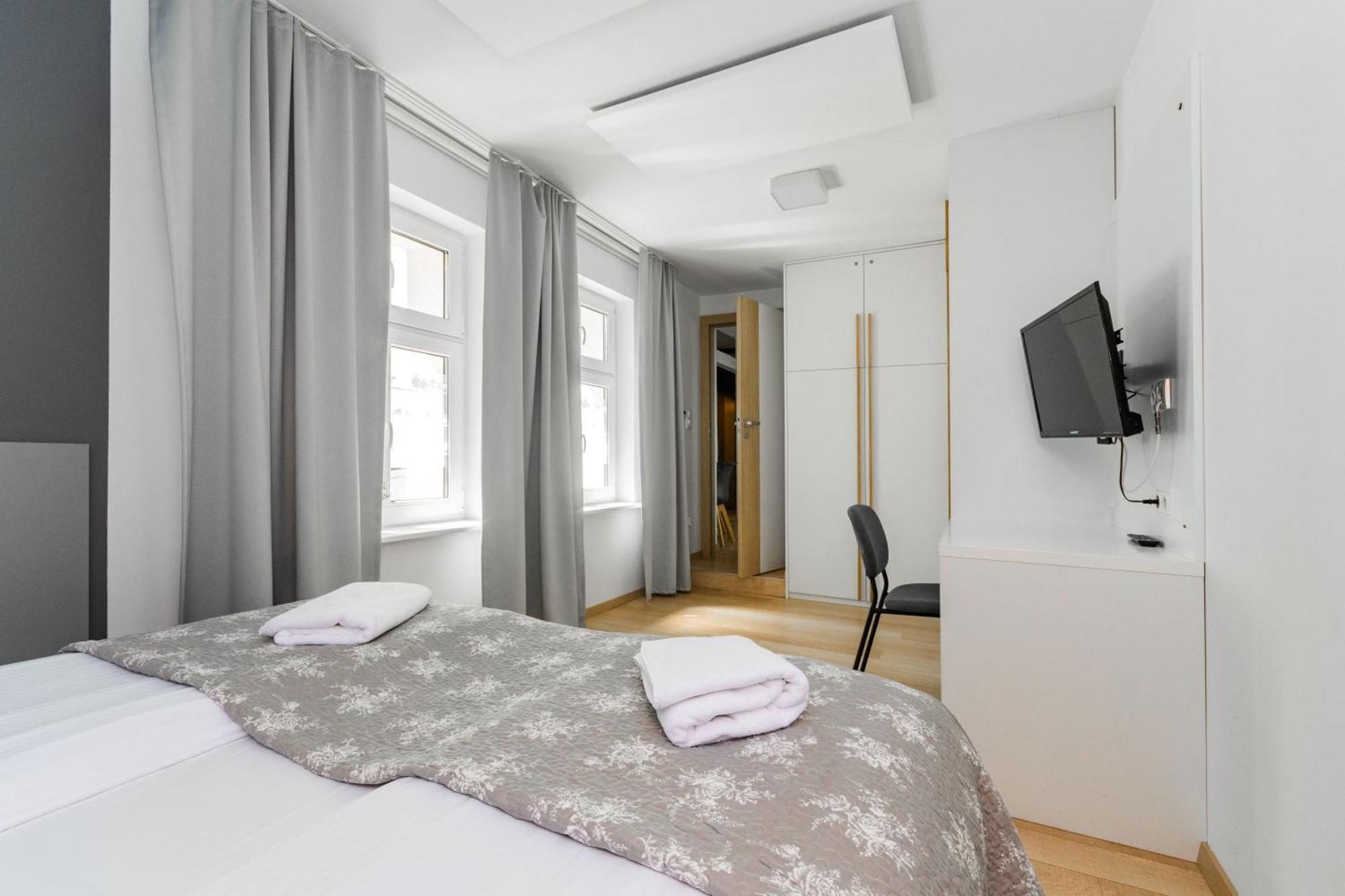 Monti 2 By Grand Apartament